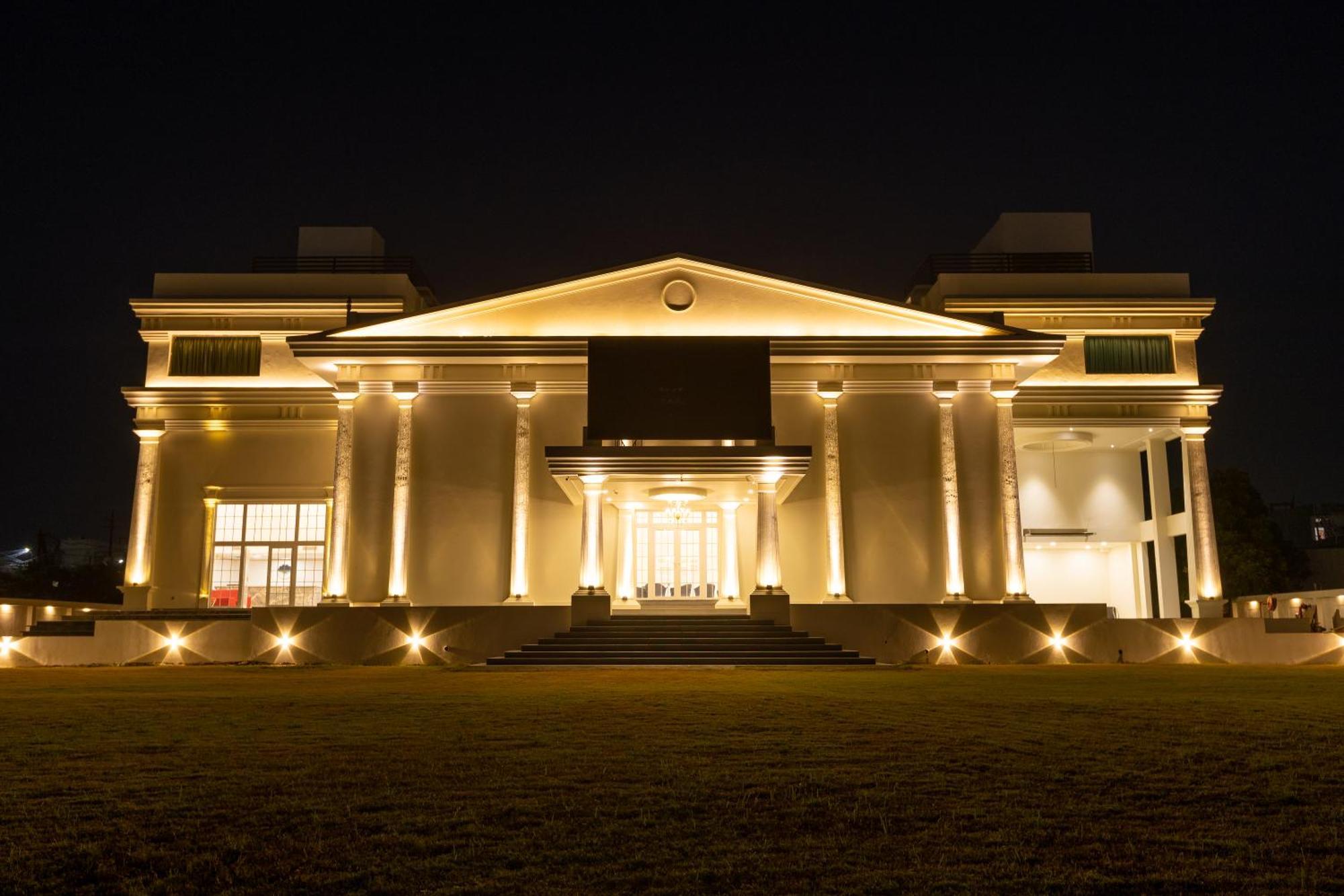 The Grand Monarch Hotel, Ujjain Eksteriør bilde