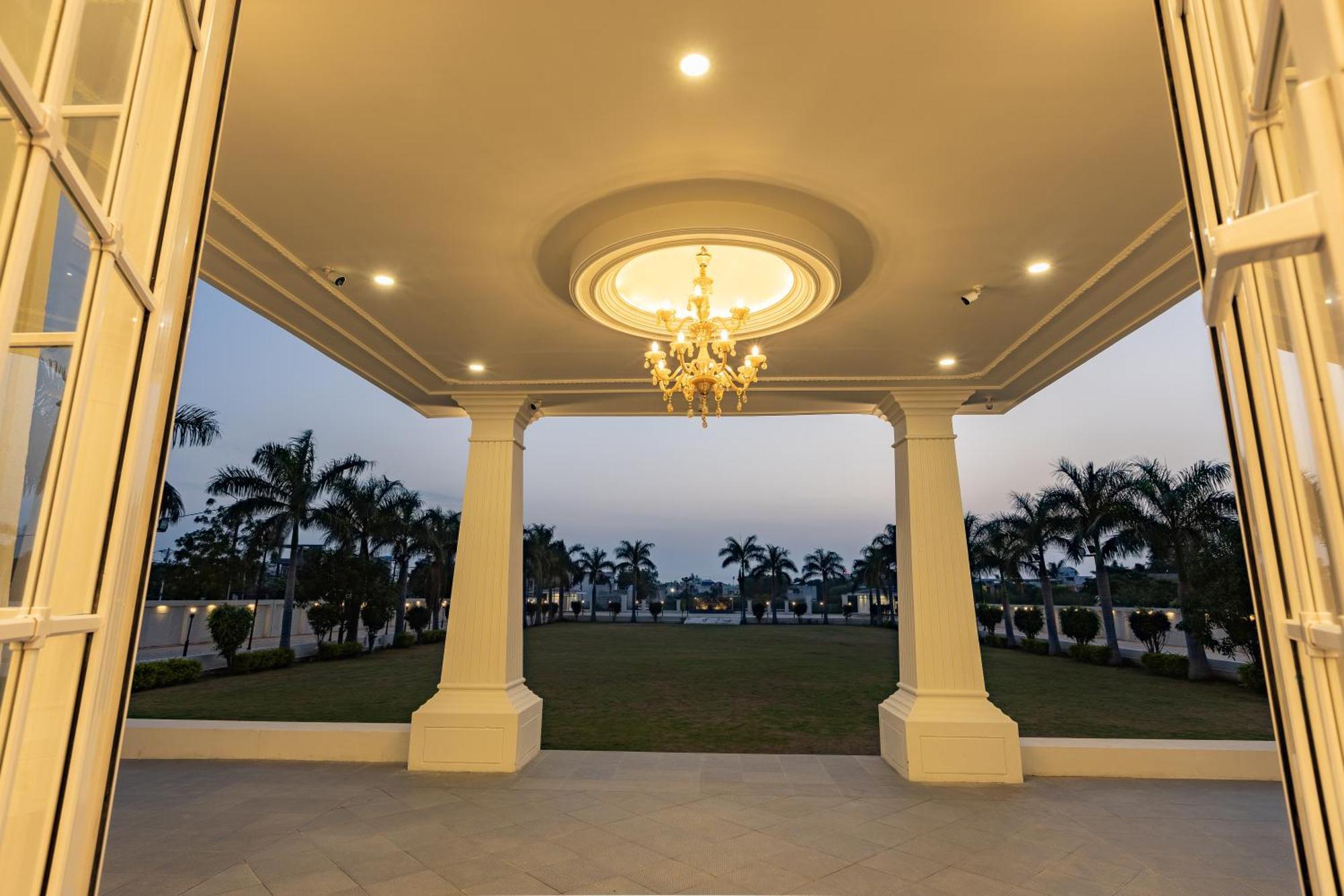 The Grand Monarch Hotel, Ujjain Eksteriør bilde